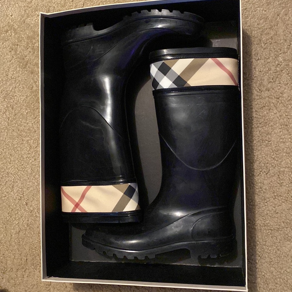 Authentic Burberry Rainboots Size 39 - Picture 2 of 4